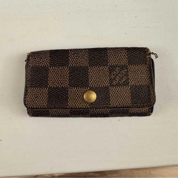 Louis Vuitton Handbags - Louis Vuitton Damier Key Pouch